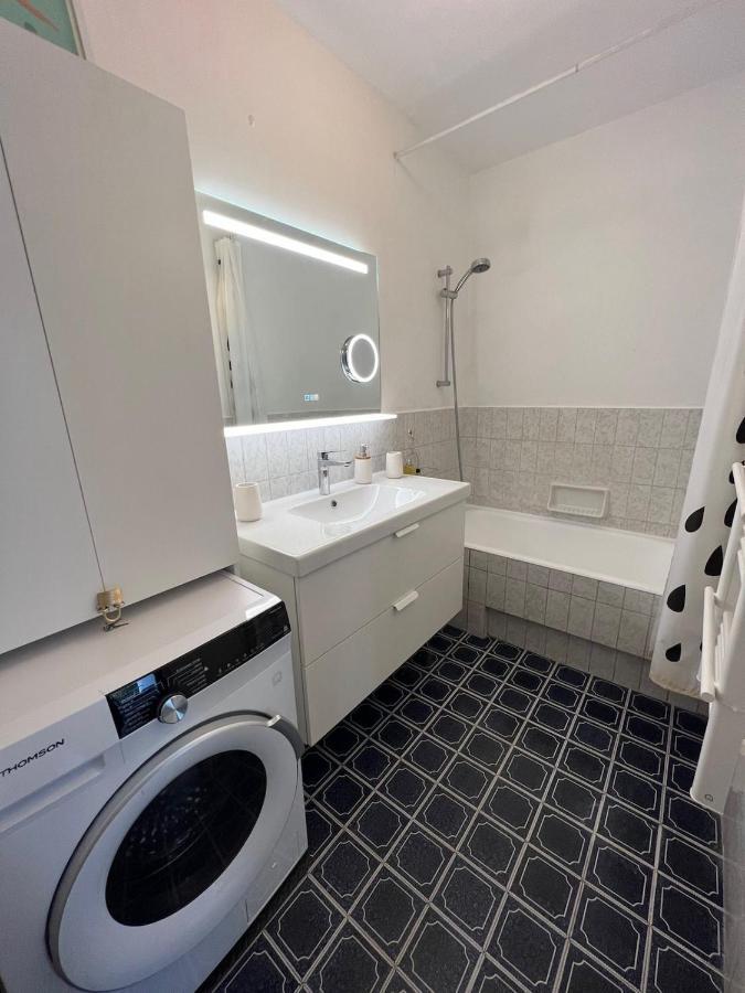 Seafront - Beautiful Flat With Aircon And Comfortable Loggia Vallauris Exterior photo