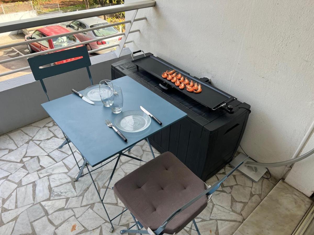 Seafront - Beautiful Flat With Aircon And Comfortable Loggia Vallauris Exterior photo